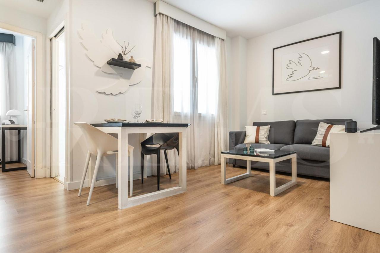 Appartement Inviting Duplex In Front Of Picasso Museum By Rems
