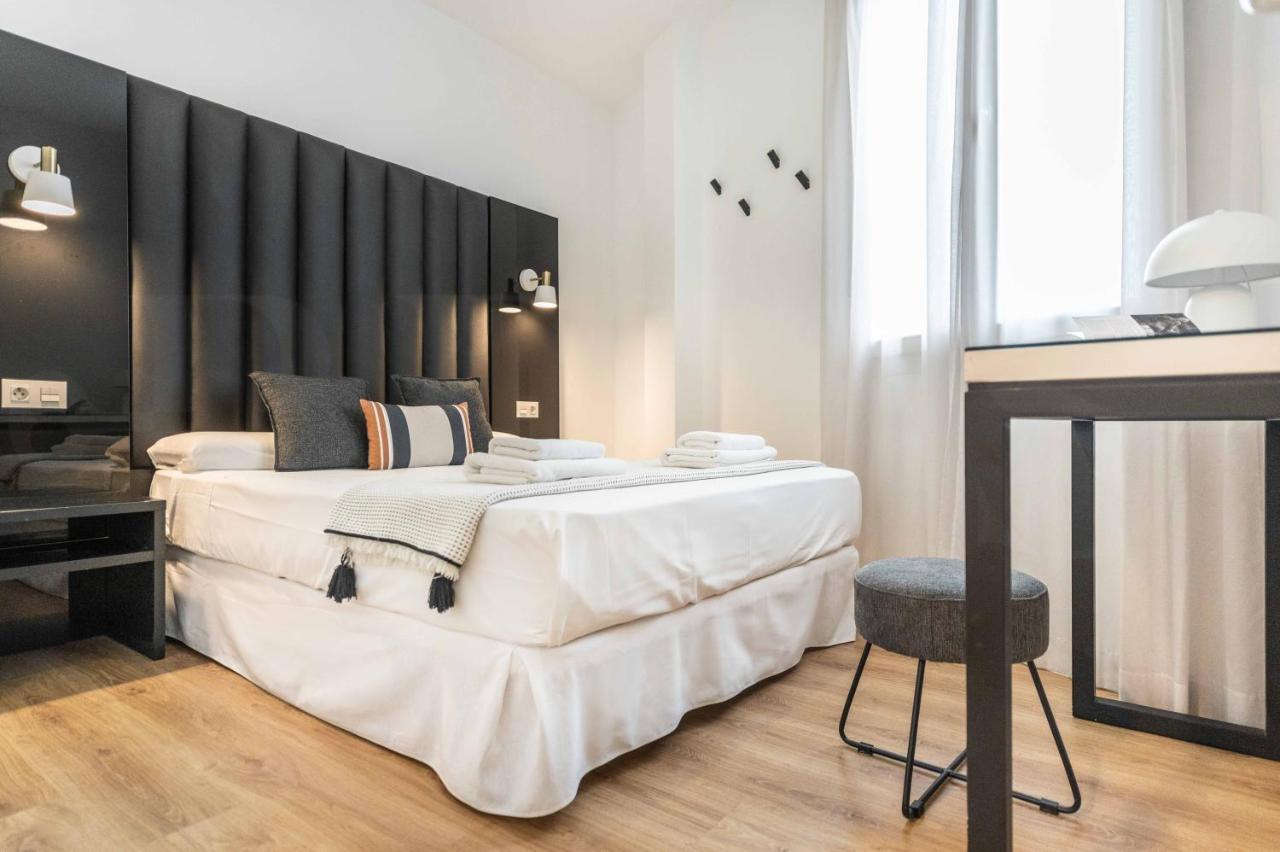 Appartement Inviting Duplex In Front Of Picasso Museum By Rems